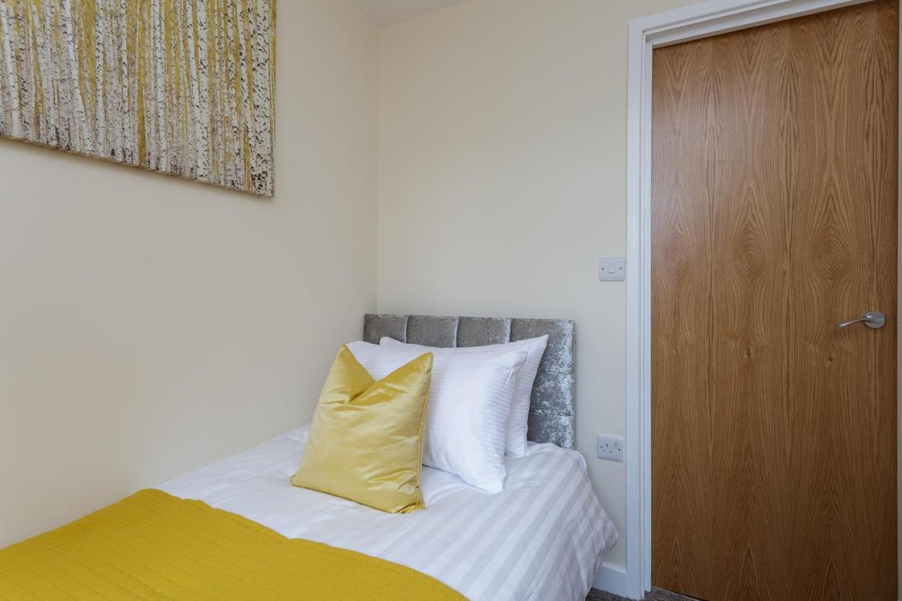 Luxury Burgess Apartments Close To Soton General Hospital سوثامبتون الغرفة الصورة