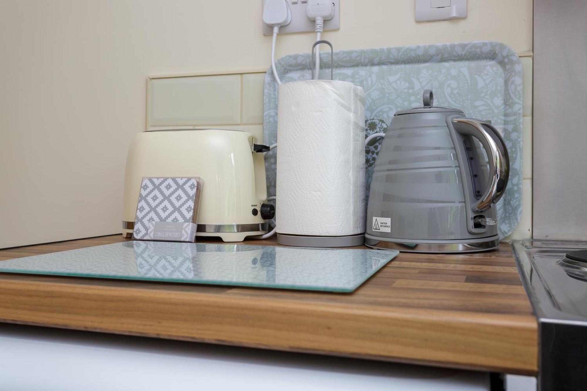 Luxury Burgess Apartments Close To Soton General Hospital سوثامبتون الغرفة الصورة